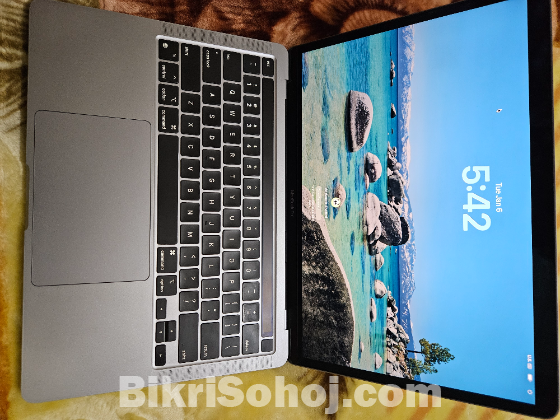 MacBook pro M2 256 2022